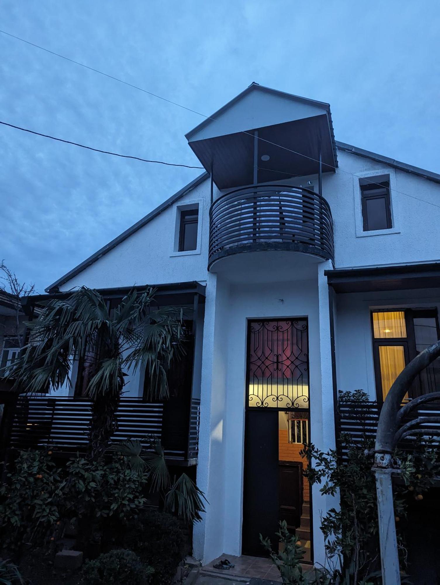 Nino & Irodi'S Guest House Kutaisi Exterior photo