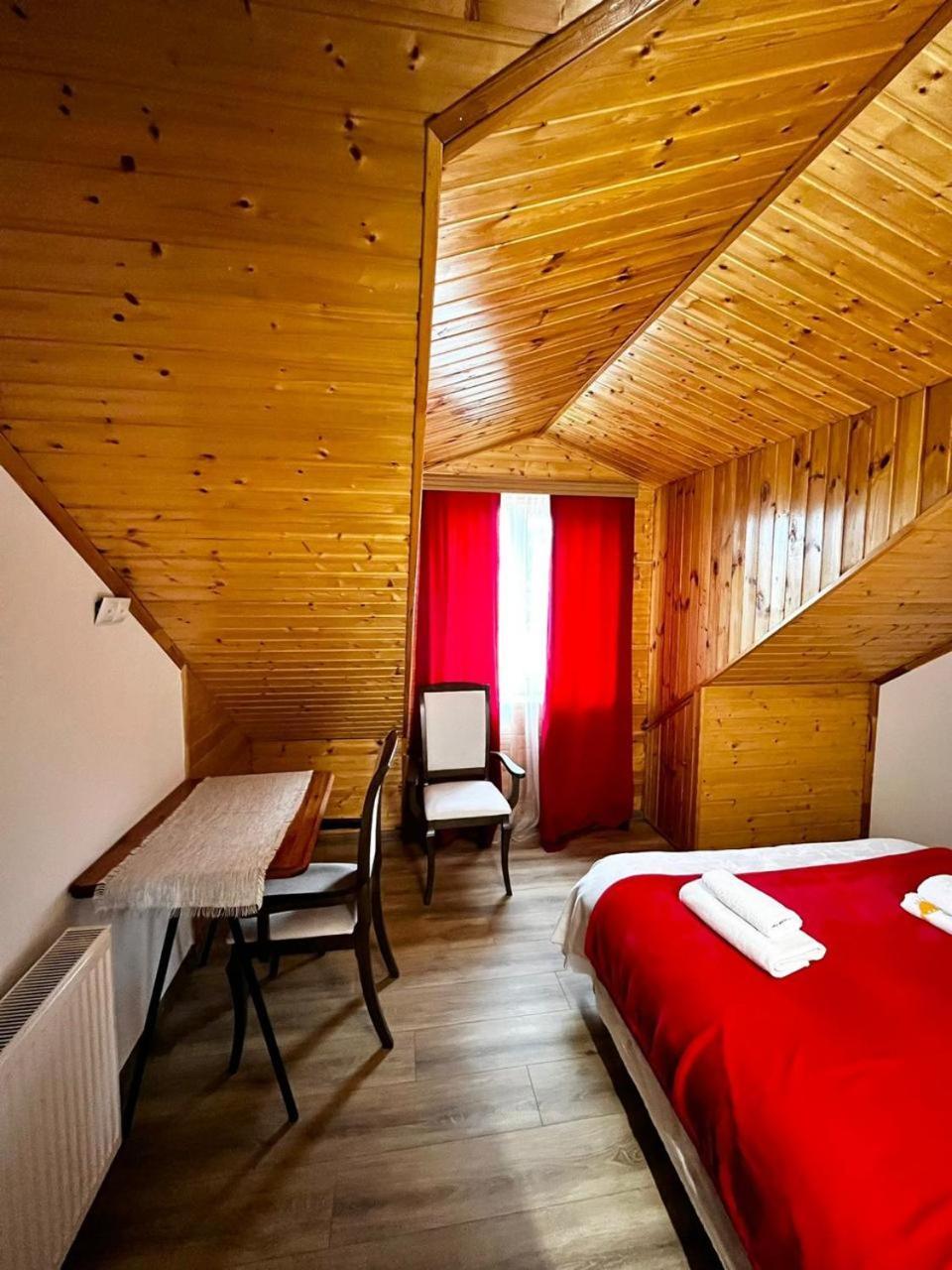 Nino & Irodi'S Guest House Kutaisi Exterior photo